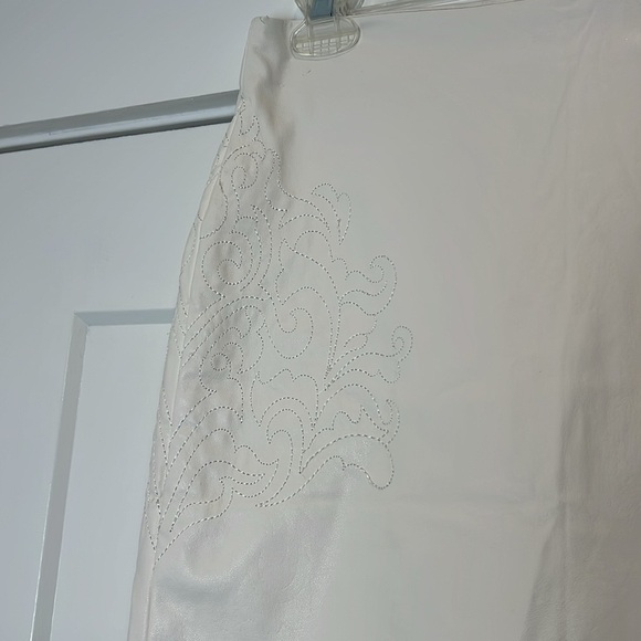 Gianni Bini off White Mini Pencil Skirt for Work - Picture 2 of 10